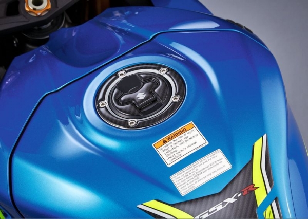 Suzuki Tankdeckelschutz Carbon Optik